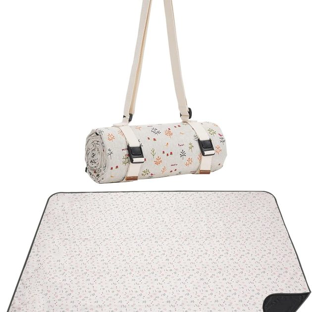 57x79 Washable Polyester Picnic Blanket with Strap